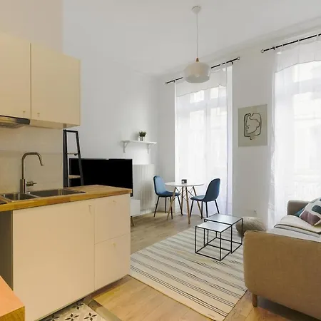 La Du Apartment Versailles